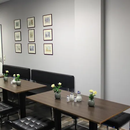 Hotel Arena - Mitte 3*