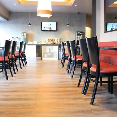 Hotel Arena - Mitte 3*